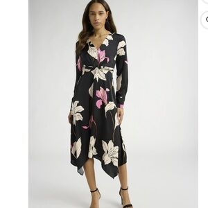 NWT Sofia Vergara Tie Front Dress